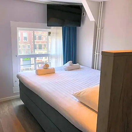 Facade 2* Amsterdam