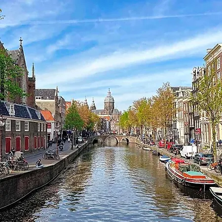 Facade 2* Amsterdam